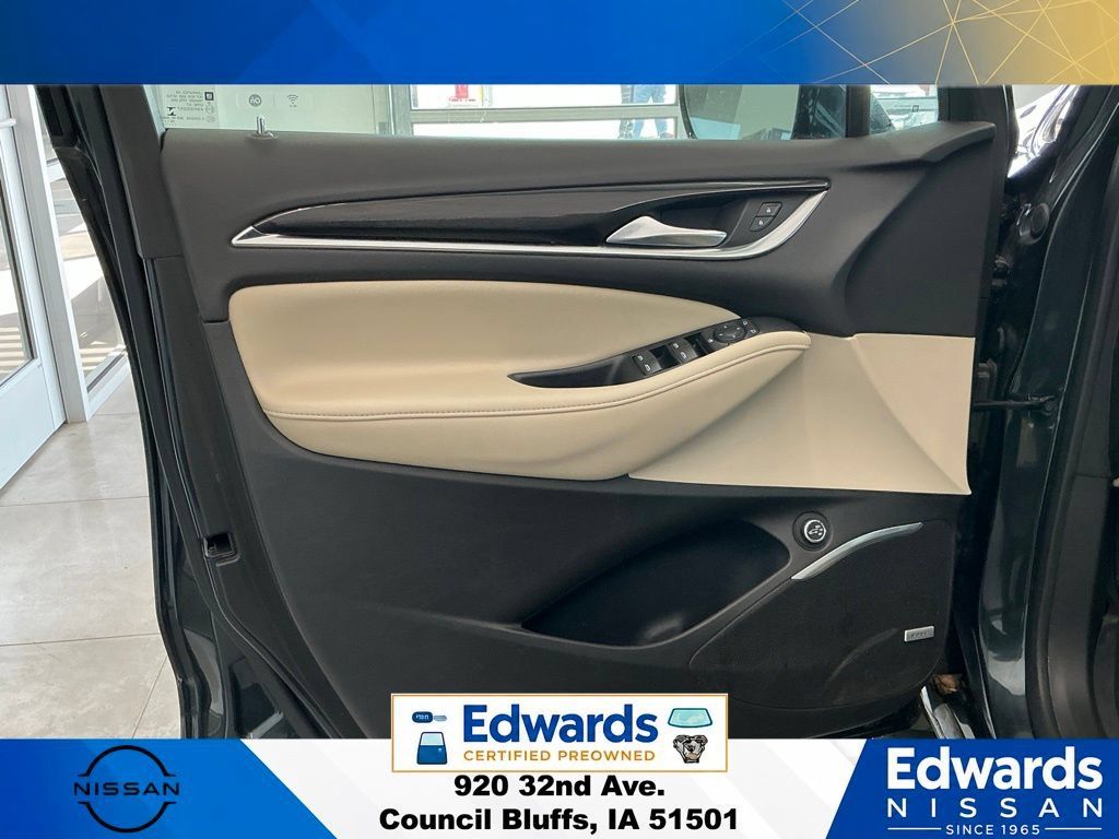 Used 2021 Buick Enclave Essence w/ Sound and Sites Package AWD/4WD image 22