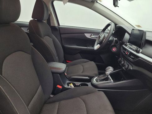 Used 2024 Kia Forte LXS w/ LXS Technology Package FWD image 21