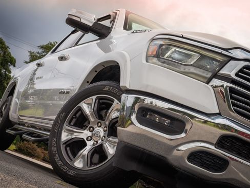 Used 2022 RAM 1500 Laramie AWD/4WD image 11