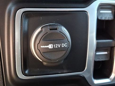 Used 2021 Jeep Wrangler Unlimited Sahara AWD/4WD image 21