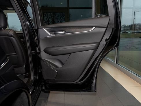 Used 2023 Cadillac XT6 Sport w/ LPO, ONYX Package image 34