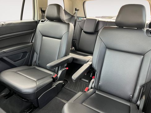 Used 2019 Volkswagen Atlas SEL R-Line AWD/4WD image 16