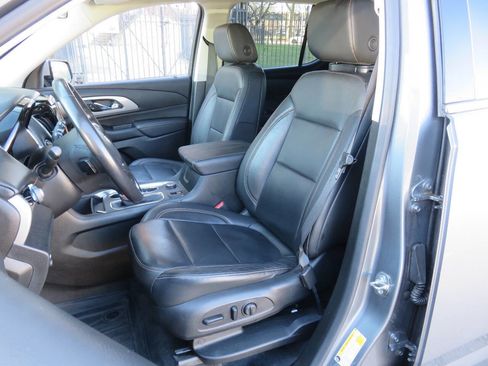 Used 2019 Chevrolet Traverse LT image 10