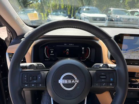 Used 2023 Nissan Rogue Platinum w/ Platinum Premium Package FWD image 22