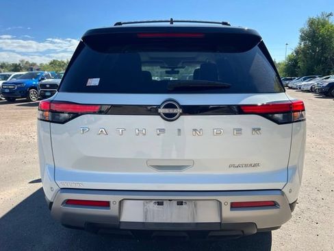Used 2023 Nissan Pathfinder Platinum w/ Lighting Package (N93) FWD image 4