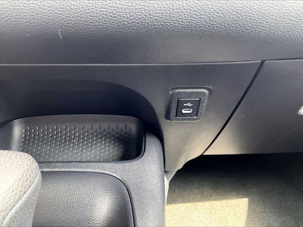 Used 2025 Toyota Corolla LE FWD image 27