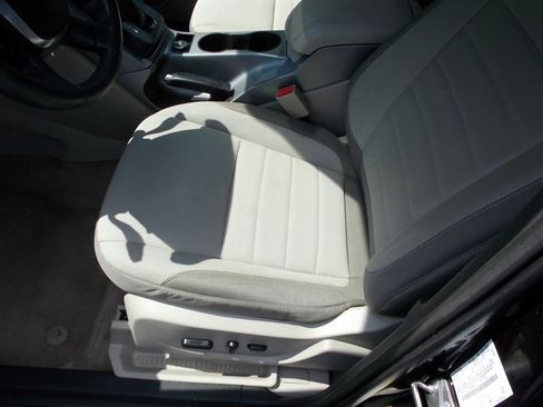 Used 2015 Ford Escape SE image 25