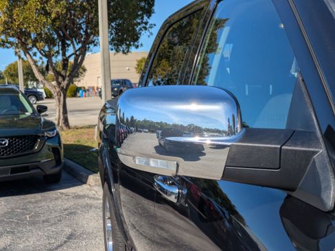 Used 2017 RAM 1500 Laramie w/ Convenience Group image 12