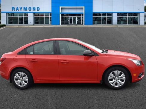 Used 2014 Chevrolet Cruze LS image 2