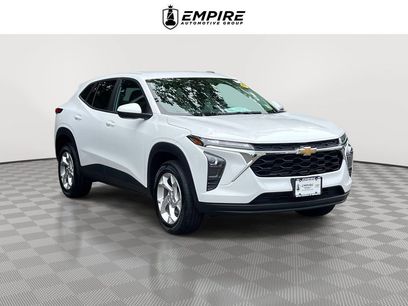 Used 2024 Chevrolet Trax LS w/ LS Convenience Package