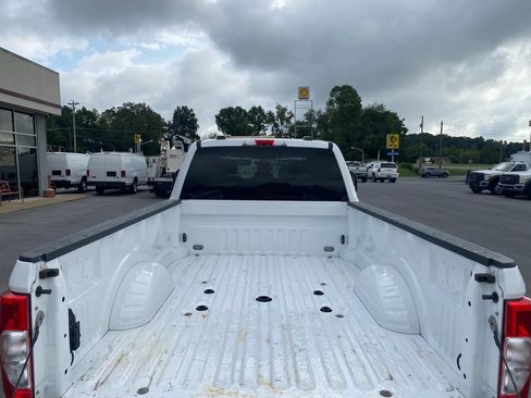 Used 2022 Ford F250 XL w/ Power Equipment Group AWD/4WD image 32
