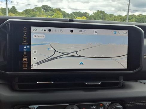 New 2025 Jeep Gladiator Sport image 13