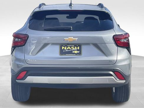 New 2026 Chevrolet Trax LT w/ Sunroof Package image 4