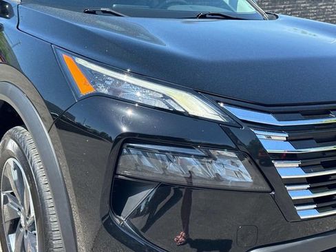 Certified 2024 Nissan Rogue SV AWD/4WD image 11