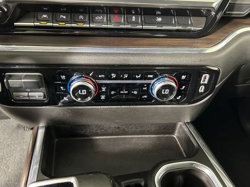 Used 2023 GMC Sierra 1500 SLT w/ SLT Premium Plus Package AWD/4WD image 23