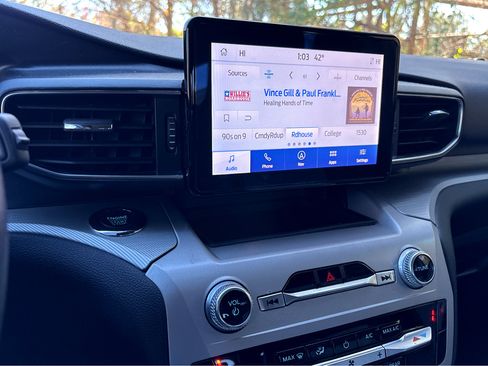 Used 2023 Ford Explorer XLT w/ Equipment Group 202A image 7