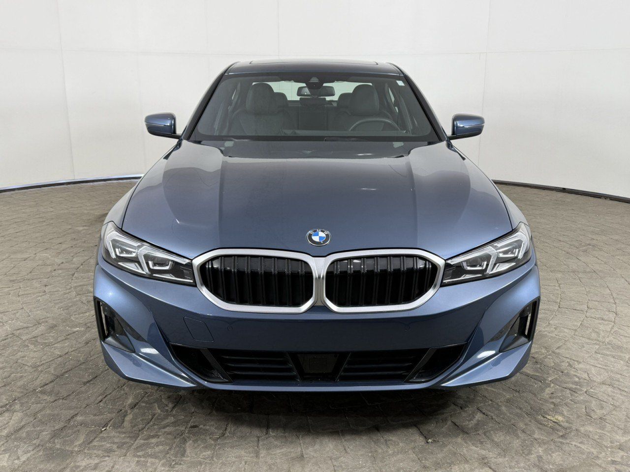 Used 2025 BMW 330i xDrive Sedan AWD/4WD image 2