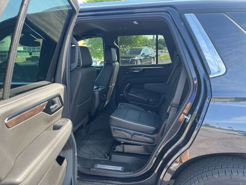 Used 2025 Chevrolet Tahoe Premier AWD/4WD image 10