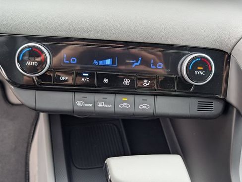 New 2026 Hyundai Elantra Sport FWD image 17