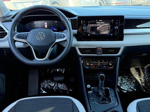 New 2025 Volkswagen Taos SE image 24
