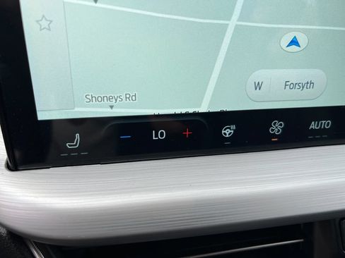 New 2026 Ford Escape SE w/ PHEV Premium Package FWD image 28