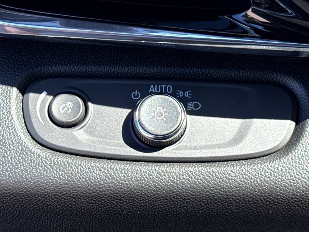 New 2026 Buick Envista Sport Touring w/ Convenience I Package FWD image 10