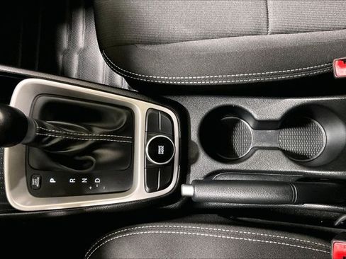 Used 2025 Hyundai Venue SEL FWD image 41