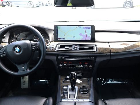 Used 2015 BMW 750i RWD image 11