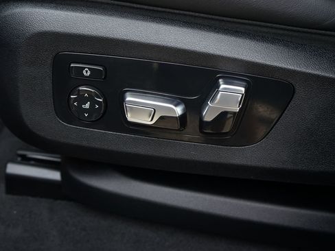 Used 2023 BMW XM AWD/4WD image 26