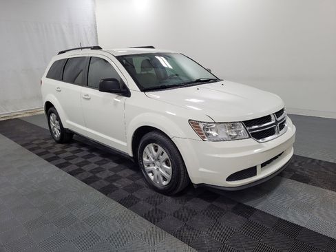 Used 2020 Dodge Journey SE w/ SE Popular Equipment Group image 11