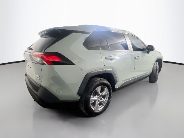 Used 2022 Toyota RAV4 XLE AWD/4WD image 8