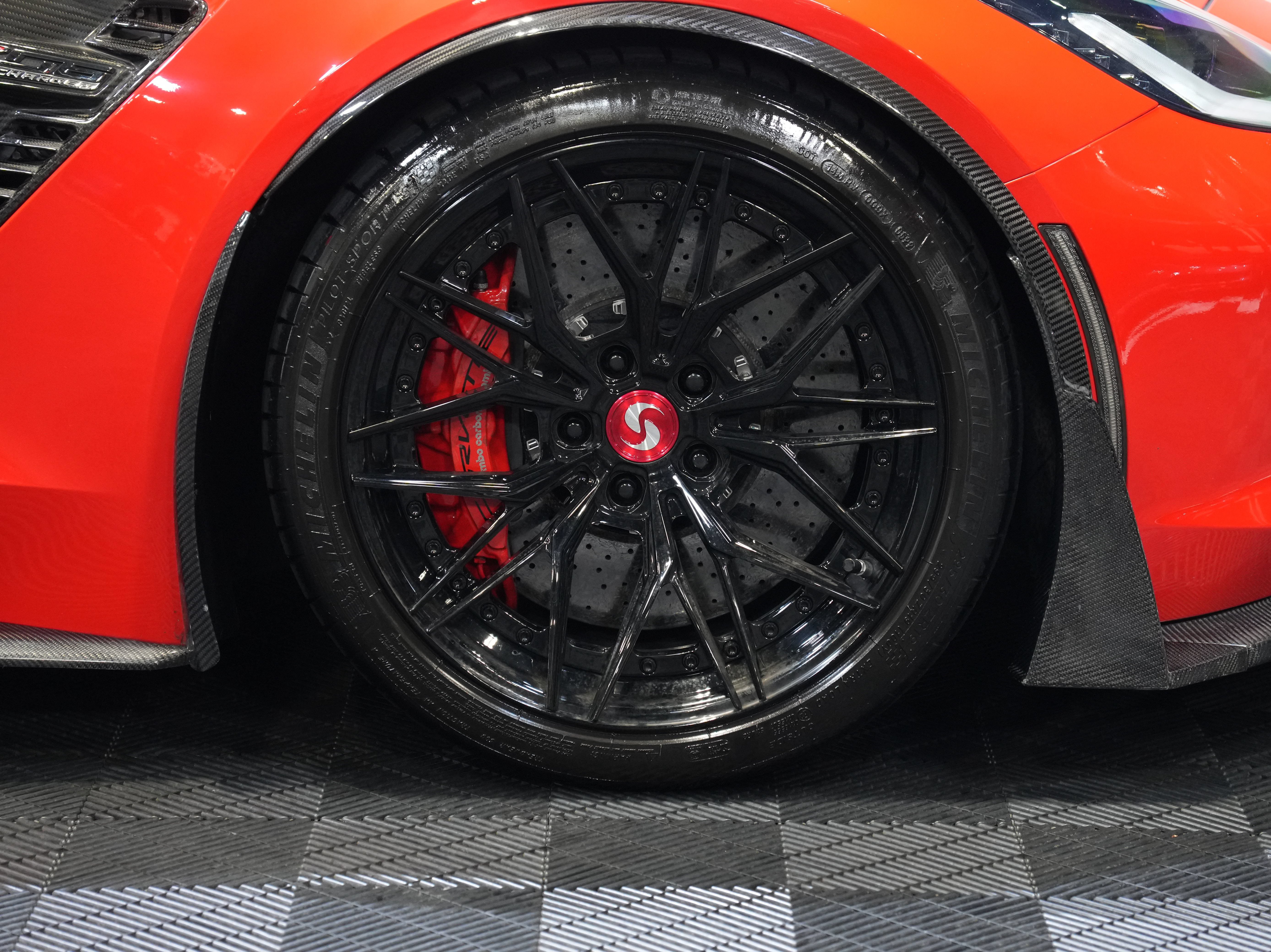 Used 2015 Chevrolet Corvette Z06 w/ 3LZ Preferred Equipment Group RWD image 51