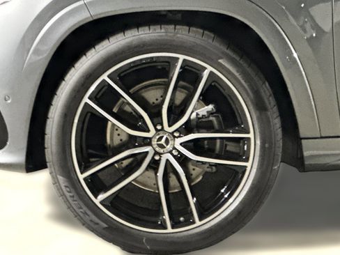 Used 2025 Mercedes-Benz GLS 450 4MATIC image 12