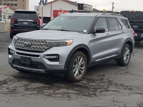 Used 2022 Ford Explorer Limited w/ Equipment Group 301A image 10