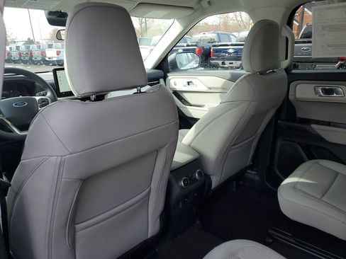 New 2026 Ford Explorer Active w/ Active Comfort Package image 30