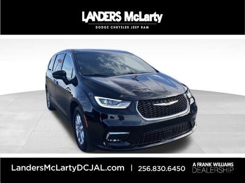 New 2026 Chrysler Pacifica Select image 1