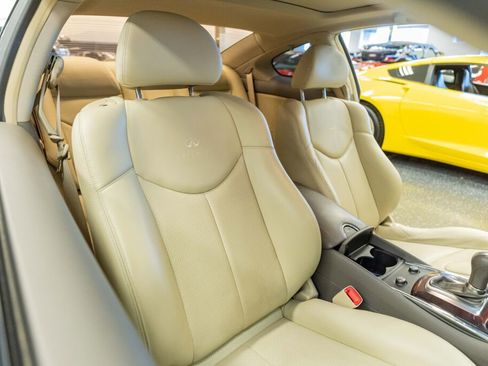 Used 2011 INFINITI G37 Journey w/ Premium Pkg image 14