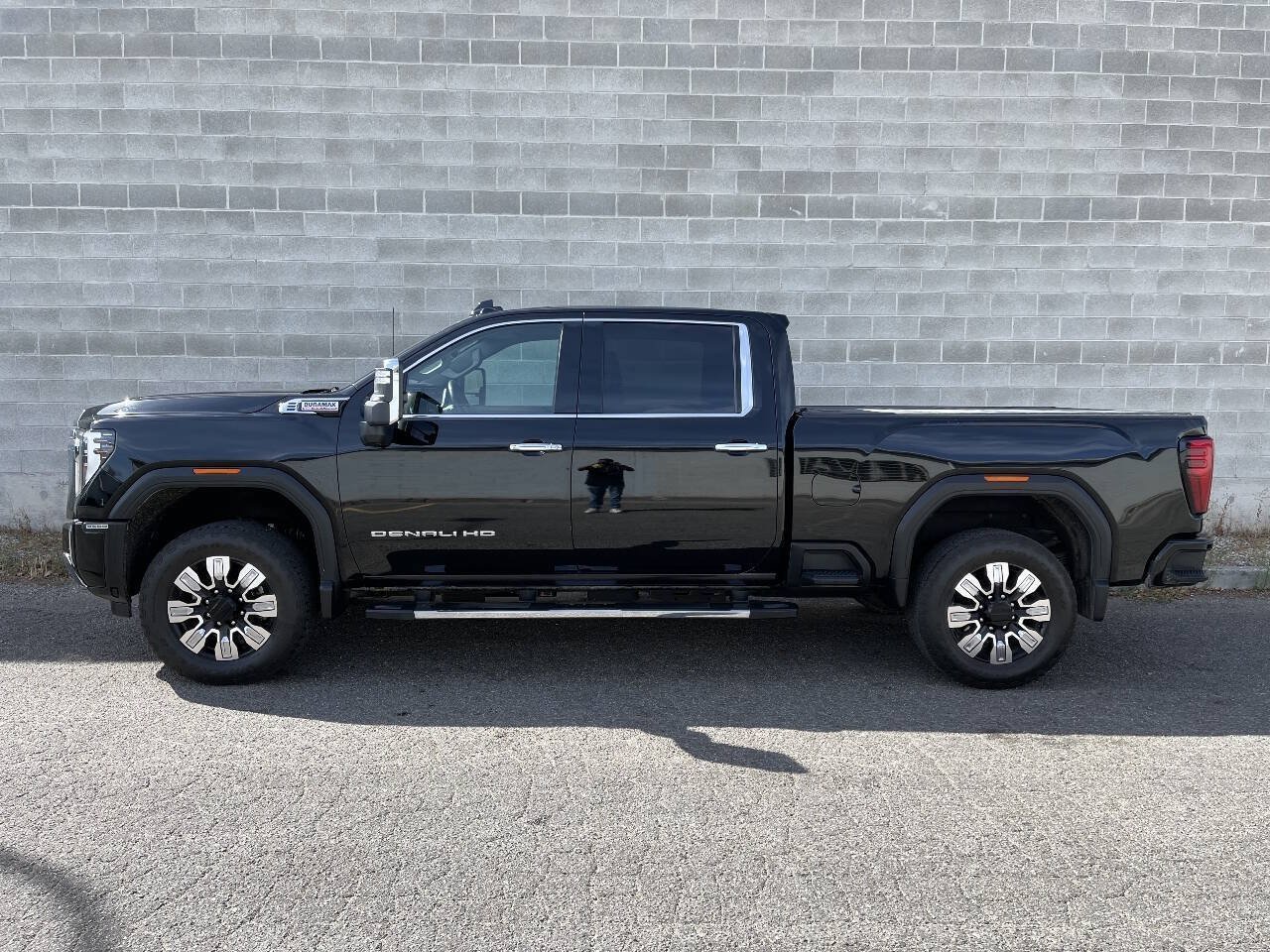 Used 2024 GMC Sierra 3500 Denali w/ Technology Package AWD/4WD image 10