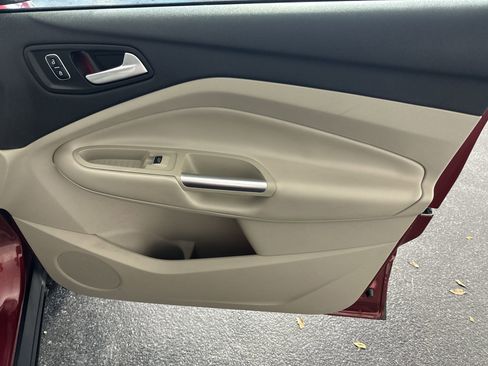 Used 2017 Ford Escape Titanium image 36