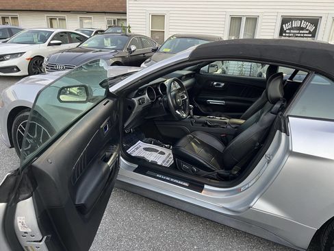 Used 2018 Ford Mustang GT Premium image 13