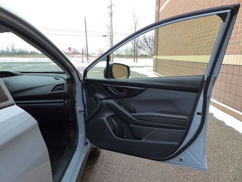 Used 2019 Subaru Crosstrek 2.0i Premium w/ Eyesight System image 38