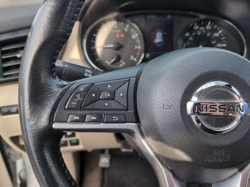 Used 2020 Nissan Rogue SV image 23