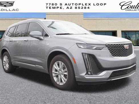 Certified 2025 Cadillac XT6 Luxury FWD image 3