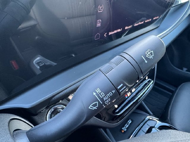 Used 2025 Buick Envista Preferred FWD image 12
