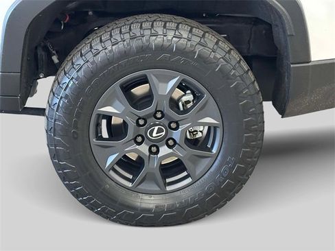 Certified 2025 Lexus GX 550 image 14