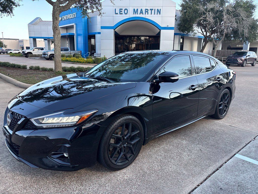 Used 2023 Nissan Maxima SR w/ Sport Mat Group FWD image 1