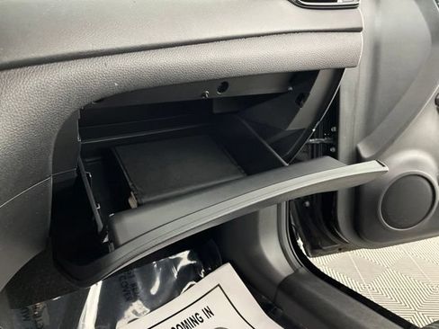 Used 2020 Nissan Rogue S FWD image 36