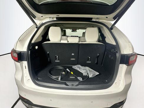Used 2024 MAZDA CX-90 Plug-In Hybrid w/ Premium Plus AWD/4WD image 31