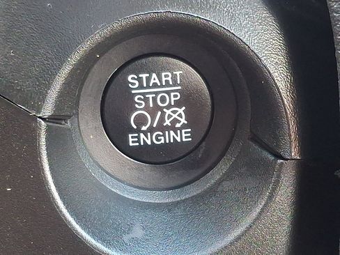Used 2019 Jeep Compass Trailhawk w/ Cold Weather Group AWD/4WD image 22