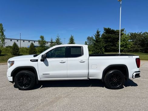 Used 2022 GMC Sierra 1500 Elevation w/ LPO, Elevation Black Package AWD/4WD image 8